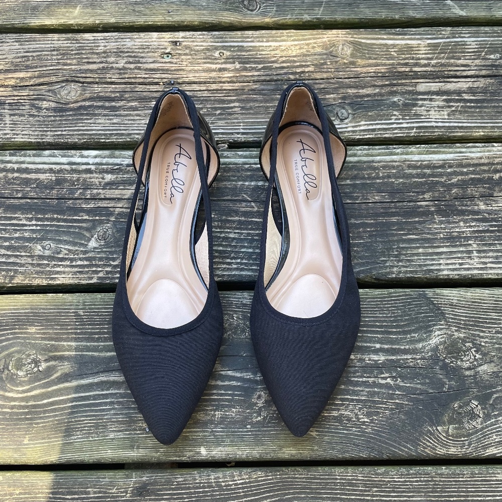 Black Cutout Pointy Toe Ballet Flats